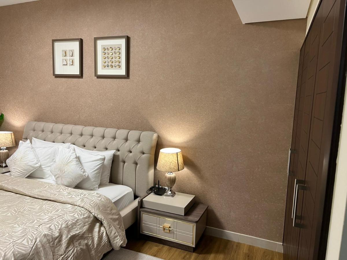 Luxury 2Br- Burj Khalifa View In Blvd Central -1402 두바이 외부 사진